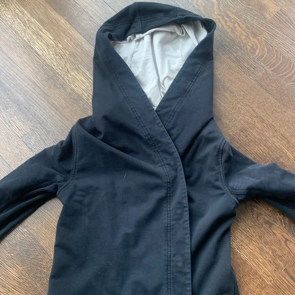 Lululemon jacket - Picture 4 of 4